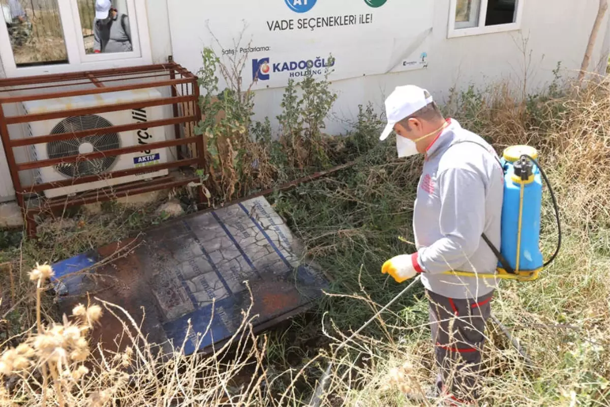 İlaçlama Çalışmaları 120 Personel İle Yapılıyor