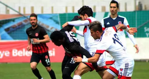 Bir Zamanlar Süper Ligde Mücadele Eden Mersin İdmanyurdu BAL Ligine Düşürüldü