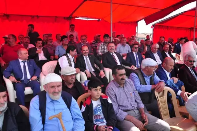 Tarihi Kırkpınar Başpehlivanları Sorgun Er Meydanında Boy Gösterdiler Tarihi Kırkpınar Başpehlivanları Sorgun Er Meydanında Boy Gösterdiler