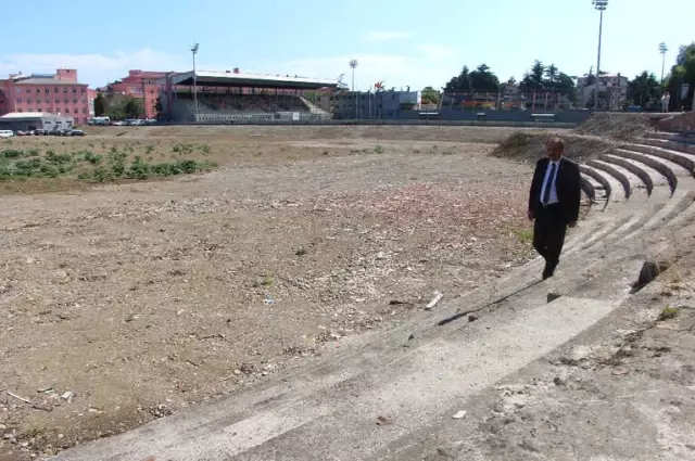 Balta, Millet Bahçesi'nde İncelemelerde Bulundu Balta, Millet Bahçesi'nde İncelemelerde Bulundu