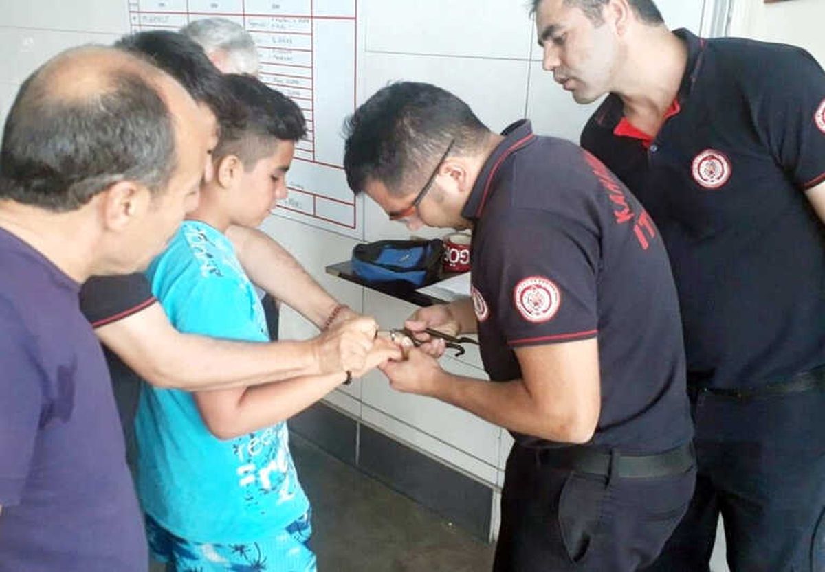 Çocuğun Parmağına Sıkışan Yüzüğü İtfaiye Çıkardı