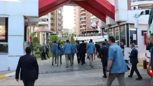 Cumhurbaşkanı Erdoğan'dan Milletvekili Yıldız ve Şehit Ailesine Taziye Ziyareti Cumhurbaşkanı Erdoğan'dan Milletvekili Yıldız ve Şehit Ailesine Taziye Ziyareti
