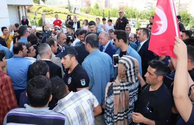 Cumhurbaşkanı Erdoğan'dan Şehit ve Milletvekilinin Ailesine Taziye Ziyareti Cumhurbaşkanı Erdoğan'dan Şehit ve Milletvekilinin Ailesine Taziye Ziyareti