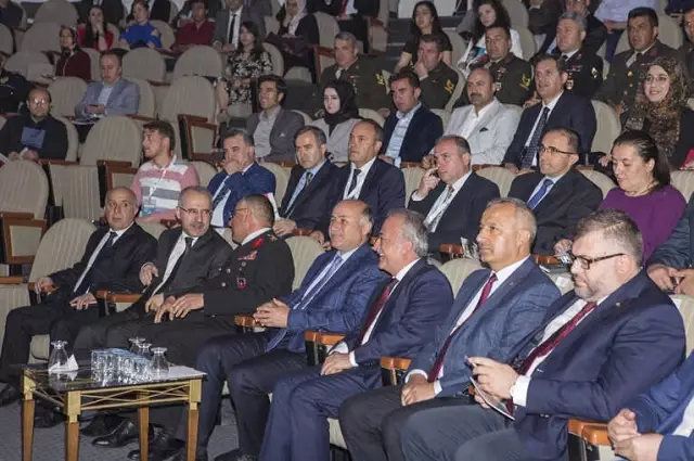 Doğu Anadolu'da Uluslararası Göç' Atatürk Üniversitesi'nde Masaya Yatırıldı Doğu Anadolu'da Uluslararası Göç' Atatürk Üniversitesi'nde Masaya Yatırıldı