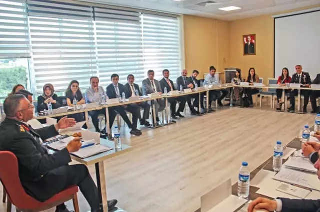 Doğu Anadolu'da Uluslararası Göç' Atatürk Üniversitesi'nde Masaya Yatırıldı Doğu Anadolu'da Uluslararası Göç' Atatürk Üniversitesi'nde Masaya Yatırıldı