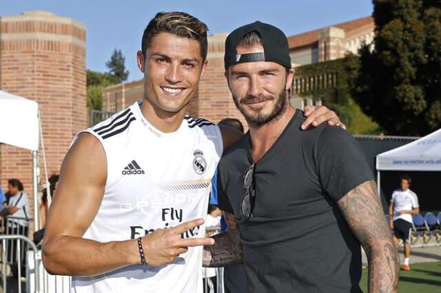 Dünya Genelinde 2018'in En Yakışıklı Erkeğinin Seçileceği 100 Kişilik Listede Kerem Bursin ve Barış Arduç da Yer Aldı.