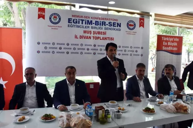 Eğitim Bir-Sen İl Divan Toplantısı Yapıldı Eğitim Bir-Sen İl Divan Toplantısı Yapıldı