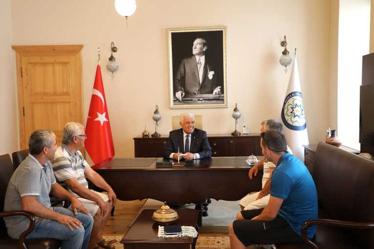 Göltürkbüküspor Yeşil Sahalara Büyükşehirle Terfi Etti