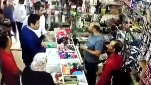 Suruç'ta AK Parti Milletvekili İbrahim Halil Yıldız'ın Ağabeyini Öldüren Katil Tutuklandı Suruç'ta AK Parti Milletvekili İbrahim Halil Yıldız'ın Ağabeyini Öldüren Katil Tutuklandı