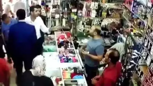 Suruç'ta AK Parti Milletvekili İbrahim Halil Yıldız'ın Ağabeyini Öldüren Katil Tutuklandı Suruç'ta AK Parti Milletvekili İbrahim Halil Yıldız'ın Ağabeyini Öldüren Katil Tutuklandı