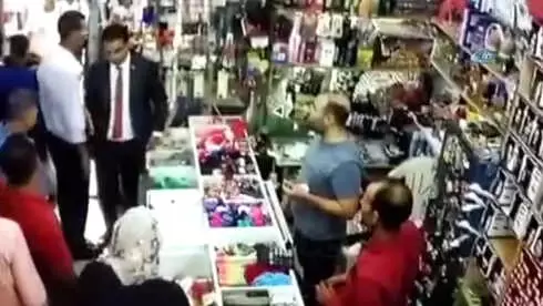 Suruç'ta AK Parti Milletvekili İbrahim Halil Yıldız'ın Ağabeyini Öldüren Katil Tutuklandı Suruç'ta AK Parti Milletvekili İbrahim Halil Yıldız'ın Ağabeyini Öldüren Katil Tutuklandı