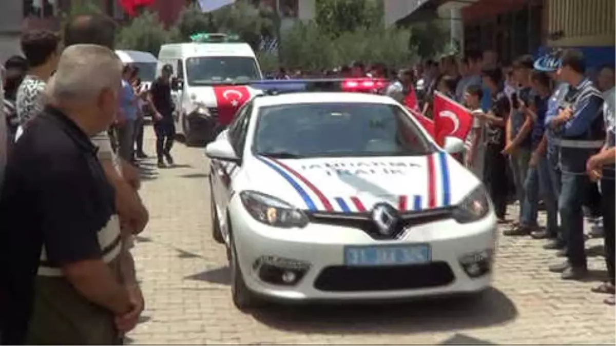 Şehit Eşini Askeri Üniformasıyla Uğurladı, Şehitten Geriye İse Düğününde Çekilen O Görüntüler Kaldı