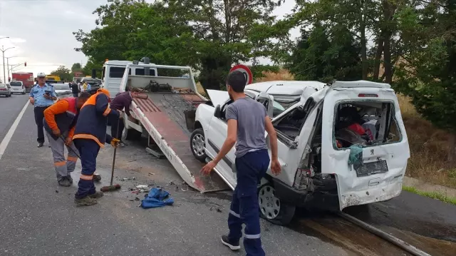 Uşak Ta Zincirleme Trafik Kazası 6 Yaralı Haberi Fotografı Fotografları