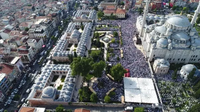 Abdülmetin Balkanlıoğlu'nu Son Yolculuğuna Binlerce Kişi Uğurladı