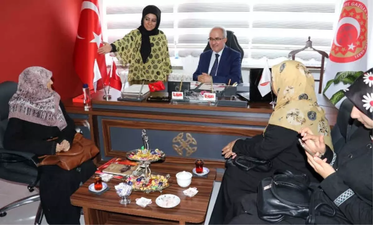 Başbakan Başdanışmanı İnanç'tan Gazi ve Şehit Aileleri Vakfına Ziyaret