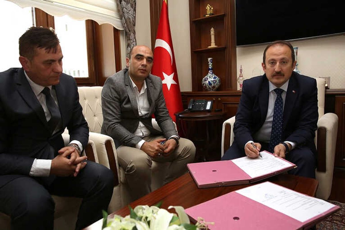 Bayburt'ta 'Onlarca Renk, Yüzlerce Kültür, Dünya 5'ten Büyüktür' Projesi İçin Protokol İmzalandı