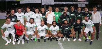 Eski Futbolcular, Sakarya'da Gösteri Maçı Yaptı!
