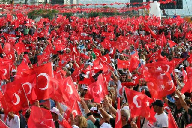 Muharrem İnce İzmir mitinginde vatandaşa tepki gösterdi