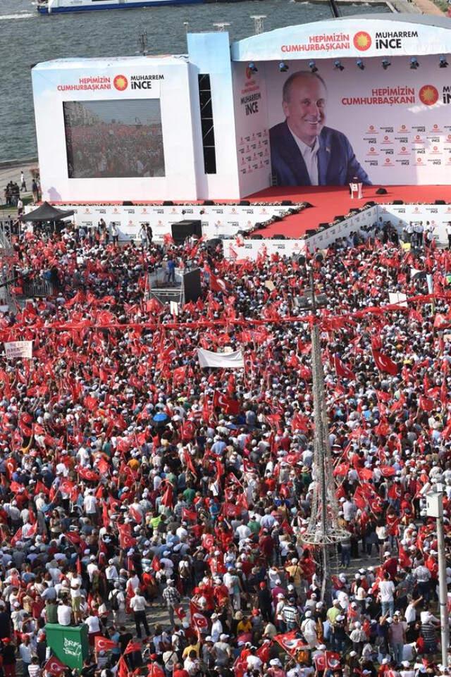 Muharrem İnce İzmir mitinginde vatandaşa tepki gösterdi