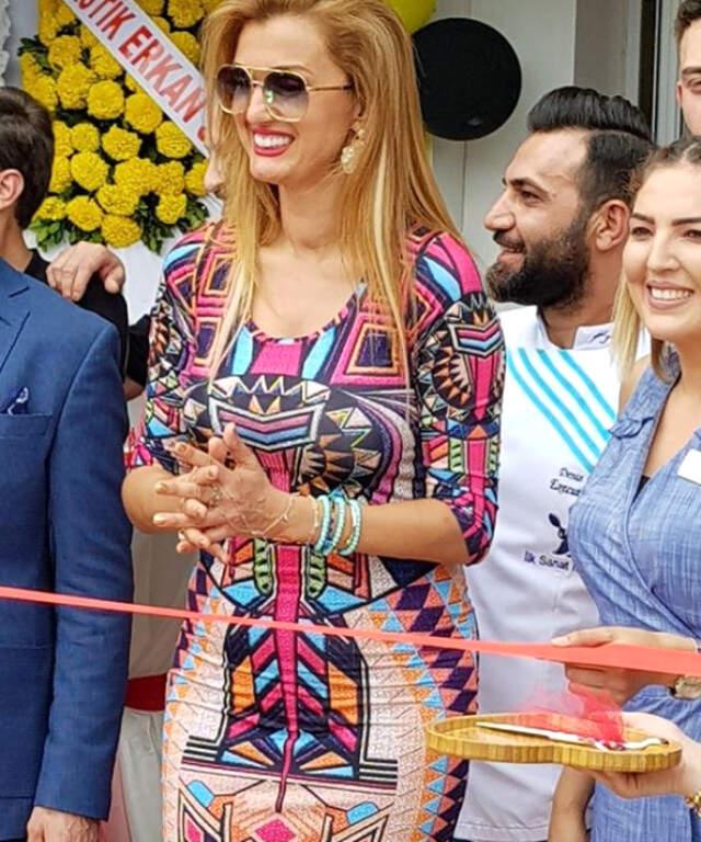 Açılışa Katılan Tuğba Özay, Hande Yener'in Şarkısını Duyunca Küplere Bindi