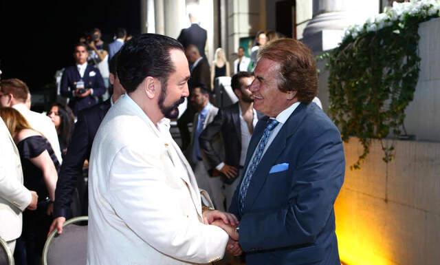 Adnan Oktar'ın Dillere Destan Davetine Sanat Camiasından Ünlü Yağdı