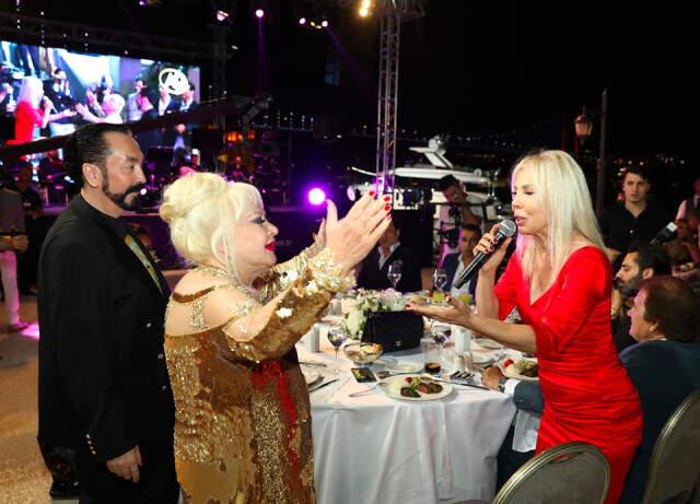 Adnan Oktar'ın Dillere Destan Davetine Sanat Camiasından Ünlü Yağdı