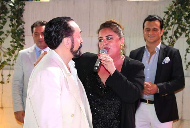 Adnan Oktar'ın Dillere Destan Davetine Sanat Camiasından Ünlü Yağdı