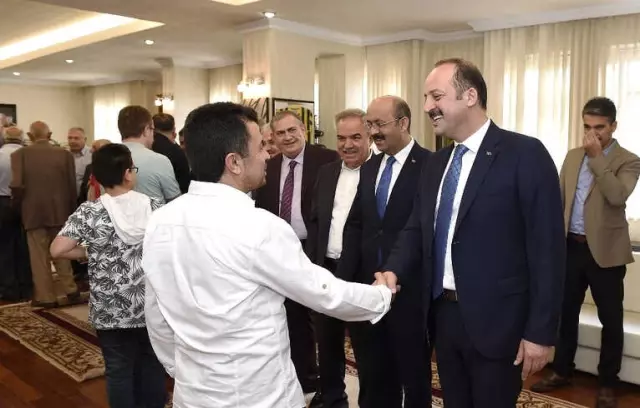 Akgül ve Çam'dan Yüzleri Güldüren Ziyaret Akgül ve Çam'dan Yüzleri Güldüren Ziyaret