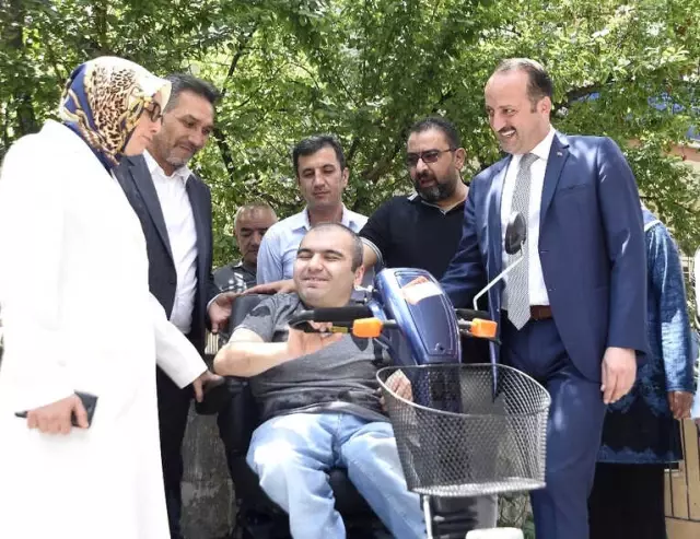 Akgül ve Çam'dan Yüzleri Güldüren Ziyaret Akgül ve Çam'dan Yüzleri Güldüren Ziyaret