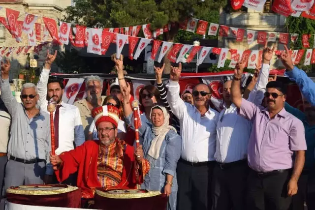 Mhp, Aliağa'yı Bayraklarla Süsledi Mhp, Aliağa'yı Bayraklarla Süsledi