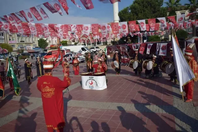 Mhp, Aliağa'yı Bayraklarla Süsledi Mhp, Aliağa'yı Bayraklarla Süsledi