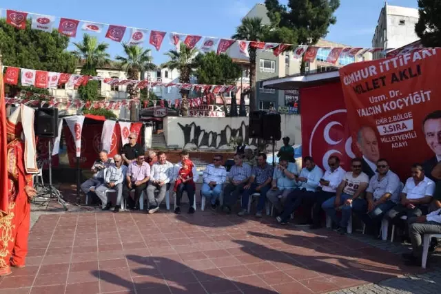 Mhp, Aliağa'yı Bayraklarla Süsledi Mhp, Aliağa'yı Bayraklarla Süsledi
