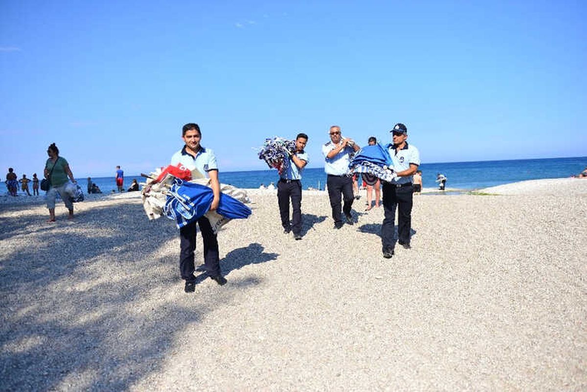 Olympos Sahilinde Seyyar Satıcı Operasyonu