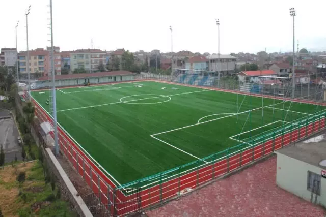 Kocaeli'de Spor Sahalarının Zemini İyileştiriliyor