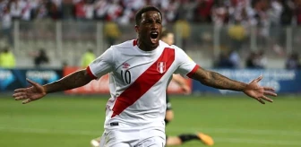 Peru'nun Yıldız Futbolcusu Jefferson Farfan Hastaneye Kaldırıldı