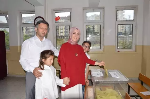 AK Parti Trabzon Milletvekili Adayları Oylarını Kullandı AK Parti Trabzon Milletvekili Adayları Oylarını Kullandı