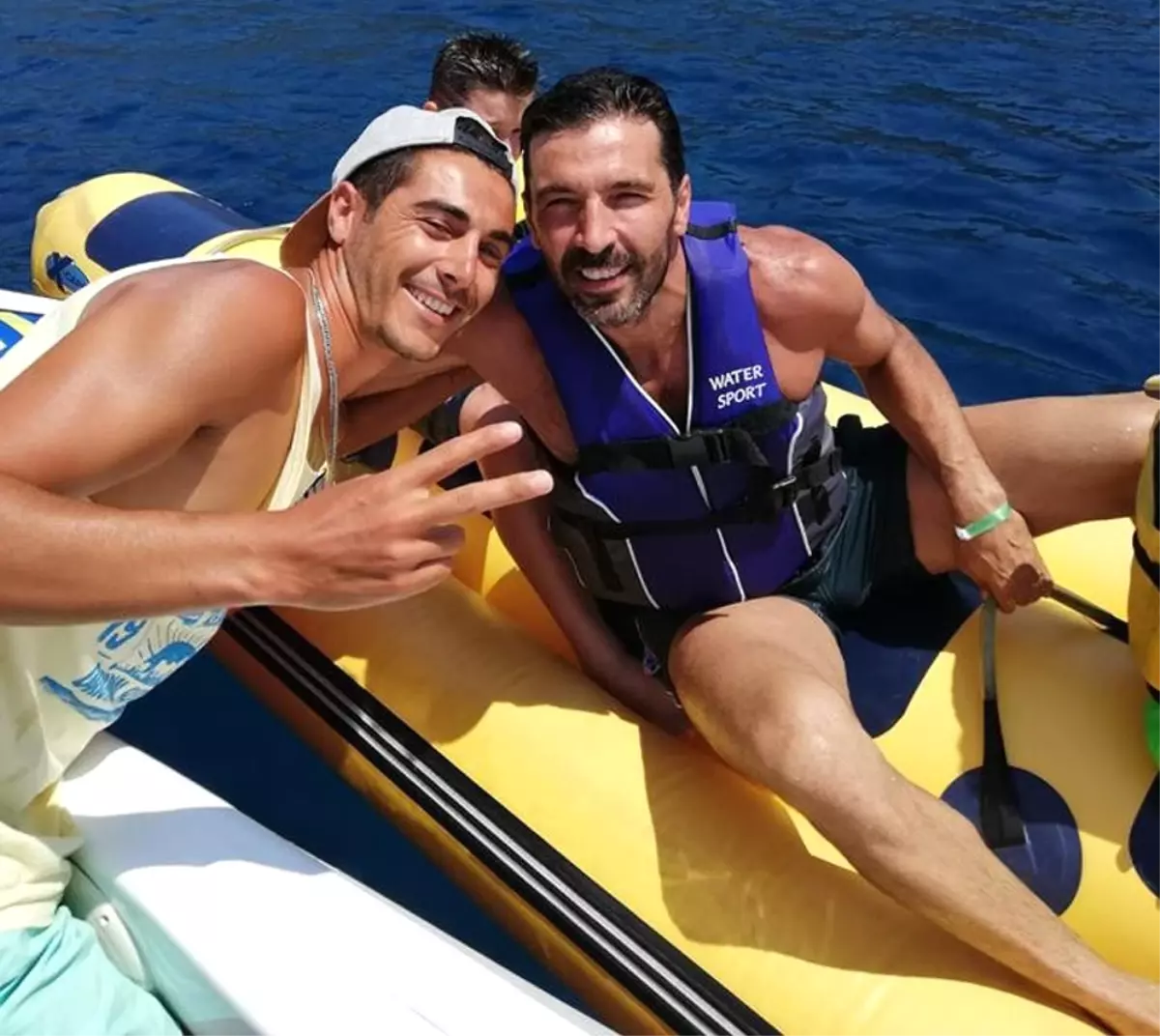 Efsane Kaleci Buffon Bodrum�da Haberler