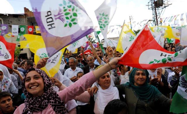 Merakla Beklenen Soru Cevabını Buldu: HDP Barajı Geçti