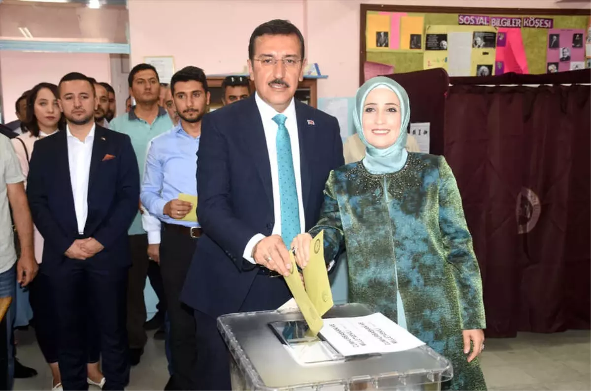 Şaibesiz ve Doğru Bir Seçim Yapılıyor'