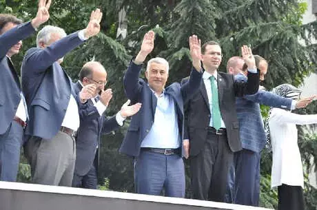 Trabzon'da AK Parti 4, CHP ve İyi Parti 1'er Vekil Çıkardı Trabzon'da AK Parti 4, CHP ve İyi Parti 1'er Vekil Çıkardı