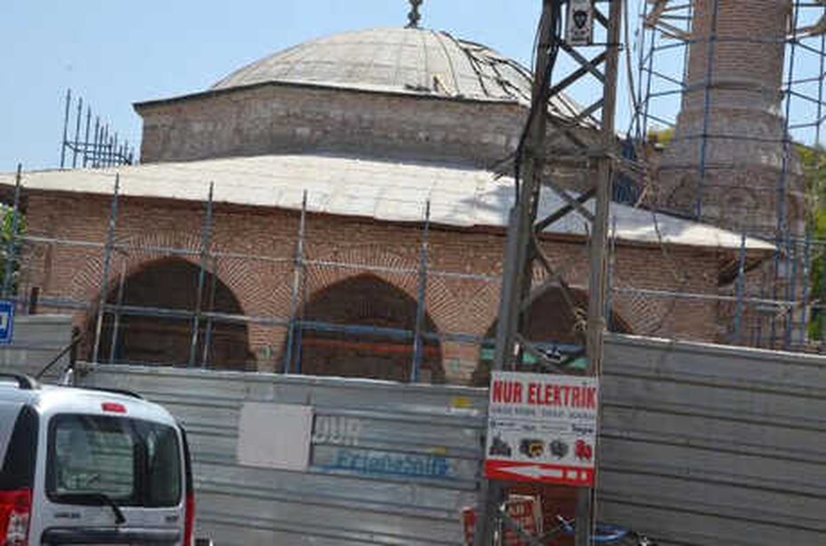 5 Asırlık Gülruh Sultan Camisi'nde Restorasyon Başladı
