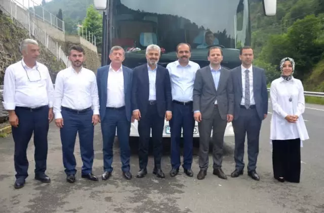 AK Parti Trabzon Milletvekilleri ve Adayları Seçim Sonrası Trabzon'un Batı İlçelerini Turladı AK Parti Trabzon Milletvekilleri ve Adayları Seçim Sonrası Trabzon'un Batı İlçelerini Turladı