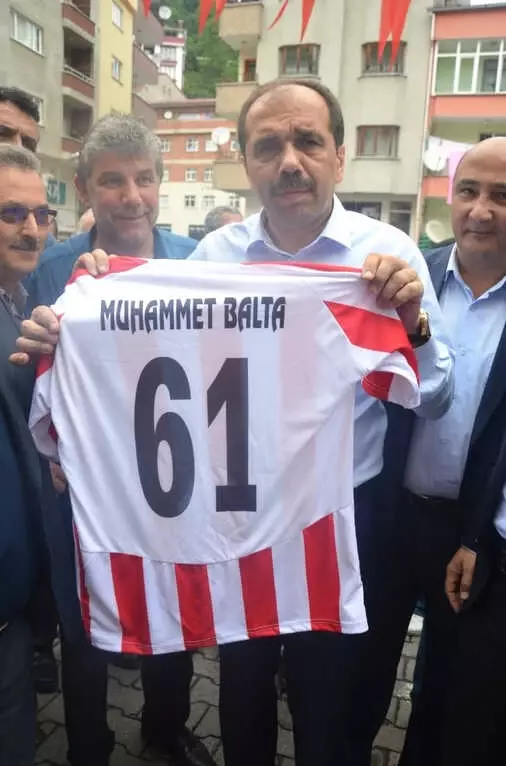 AK Parti Trabzon Milletvekilleri ve Adayları Seçim Sonrası Trabzon'un Batı İlçelerini Turladı AK Parti Trabzon Milletvekilleri ve Adayları Seçim Sonrası Trabzon'un Batı İlçelerini Turladı