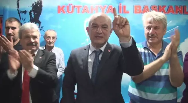 CHP Kütahya'dan 41 Yıl Sonra Milletvekili Çıkarttı CHP Kütahya'dan 41 Yıl Sonra Milletvekili Çıkarttı