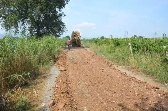Şehzadeler'in Ova Yollarında Çalışmalar Tüm Hızıyla Sürüyor