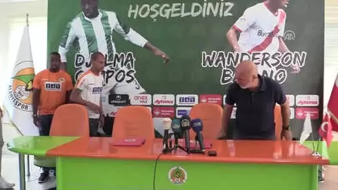 Alanyaspor, 4 Futbolcuyla Sözleşme İmzaladı