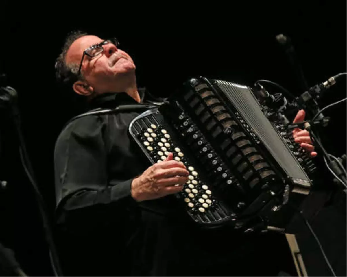 Celsus'da Bir Dünya Prömiyeri