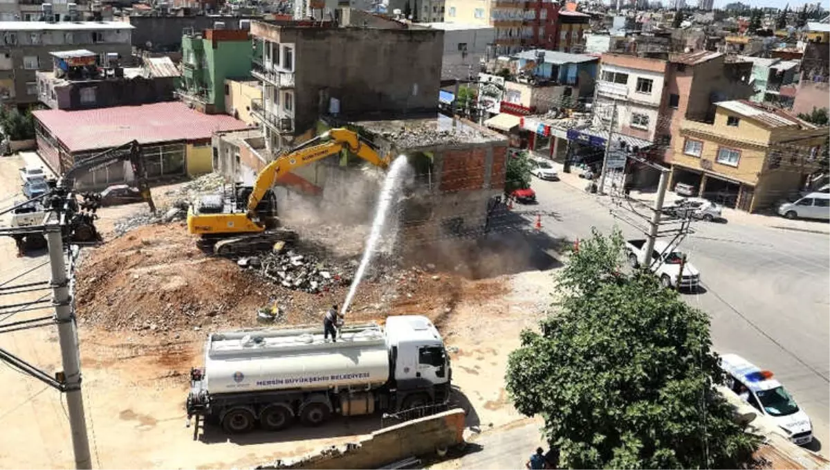 Mersin'de Trafiğin Rahatlatılmasına Yönelik Çalışmalarına Devam Ediyor