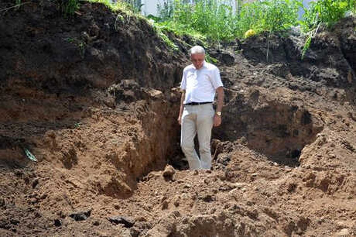 Rus Subay Karloviç'in Mezarı Kars Müze Müdürlüğü'ne Taşındı