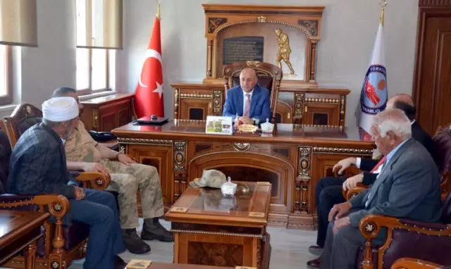 Vali Azizoğlu: 'Tek Gayemiz Barış ve Kardeşlik' Vali Azizoğlu: 'Tek Gayemiz Barış ve Kardeşlik'